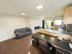 KITCHEN DINING ROOM- click for photo gallery